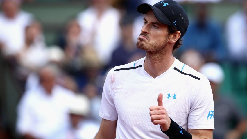 PARIS, FRANCE - JUNE 09:  Andy Murray of Great Britain reacts during the mens singles semi-final match against Stan Wawrinka of Switzerland on day thirteen of the 2017 French Open at Roland Garros on June 9, 2017 in Paris, France.  (Photo by Julian Finney/Getty Images)