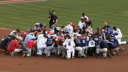 Moment of silence at Congressional baseball game
