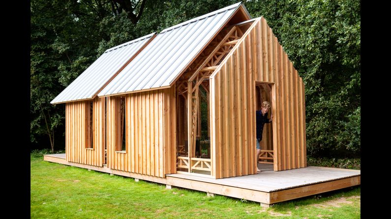 Caspar Schols of Eindhoven, Netherlands, designed Garden House using a Douglas Fir exterior, double-glass interior shell and a steel roof. The structure's insulation eliminates the need for additional heating and cooling, reducing energy waste.
