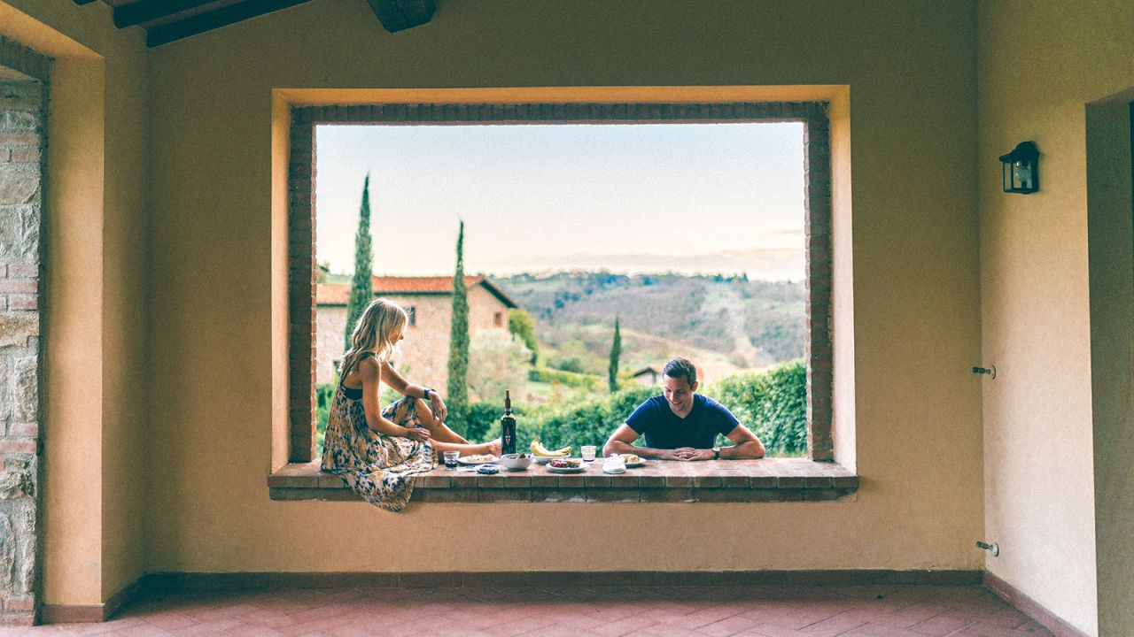 <strong>FindUsLost: </strong>After falling in love in Southern California seven years ago, Selena Slavenburg and Jacob Taylor have roamed sun-drenched locations around the world.