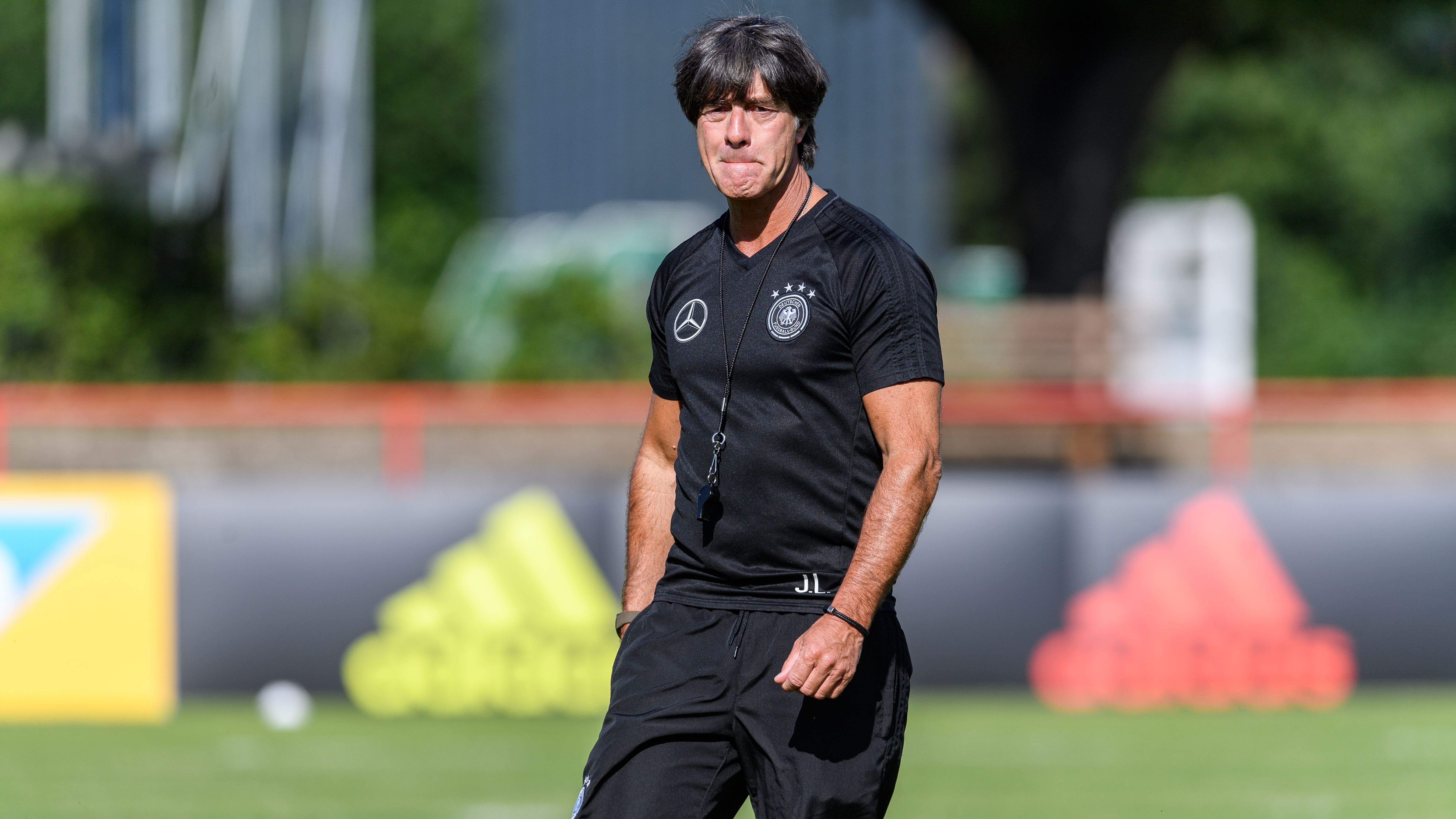 Joachim Low - Huyền thoại huấn luyện viên bóng đá Đức Hành trình chinh phục vinh quang và tạo dấu ấn không thể phai nhòa Joachim Low - Huyền thoại huấn luyện viên bóng đá Đức Hành trình chinh phục vinh quang và tạo dấu ấn không thể phai nhòa