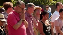 London moment of silence for grenfell fire victims_00004106.jpg