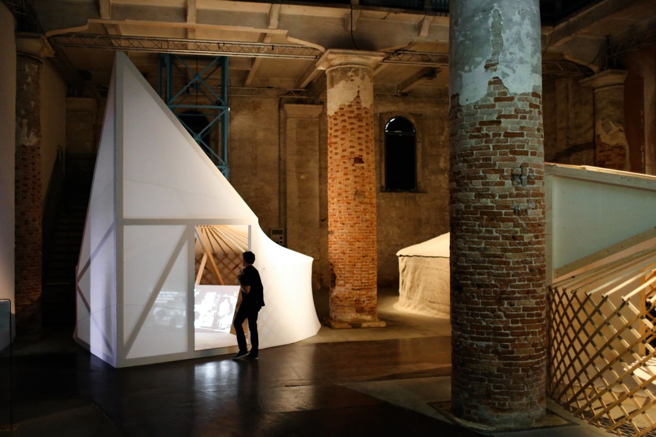 Bolchover and Lin's structure at the Venice Biennale of Architecture in 2016. 
