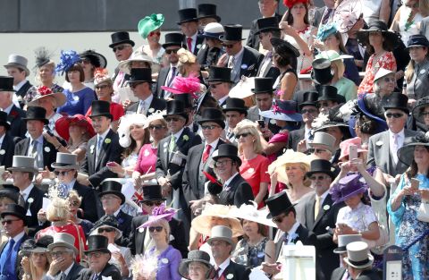 Racegoers are obliged to dress up for the occasion, particularly in the Royal Enclosure where top hats and tails for men are compulsory. 