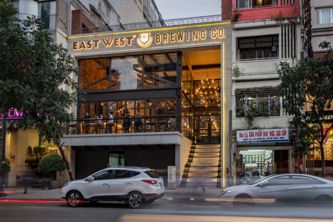  <a href="index.php?page=&url=http%3A%2F%2Feastwestbrewing.vn%2F" target="_blank" target="_blank">East West Brewing Company</a> opened on a busy street in the city's central District 1 in January, 2017.