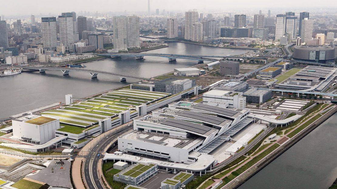 An aerial photo of Tokyo's new Toyosu fish market.