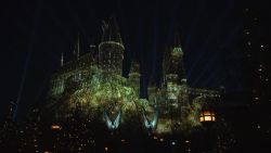 Nighttime Lights at Hogwarts Castle_00005613.jpg