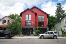 This mixed-use property was at the center of the dispute between Sherry Spencer and Tanya Gersh.