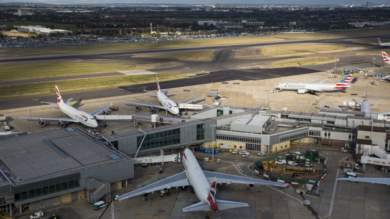 LONDON, ENGLAND - OCTOBER 11: A general view of aircraft at Heathrow Airport on October 11, 2016 in London, England. The UK government has said it will announce a decision on airport expansion soon. Proposals include either a third runway at Heathrow, an extension of a runway at the airport or a new runway at Gatwick Airport. (Photo by Jack Taylor/Getty Images)