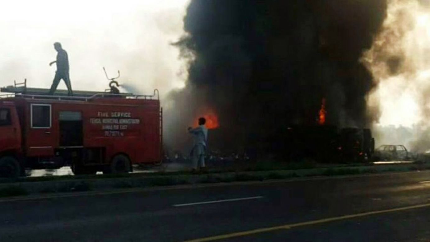 Pakistan oil tanker explosion CNN