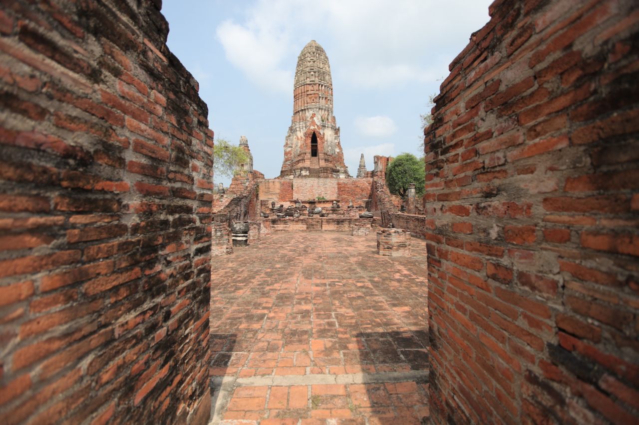 Wat Phra Ram was constructed on the cremation site of King Ramathibodi I, the first Ayutthayan monarch.