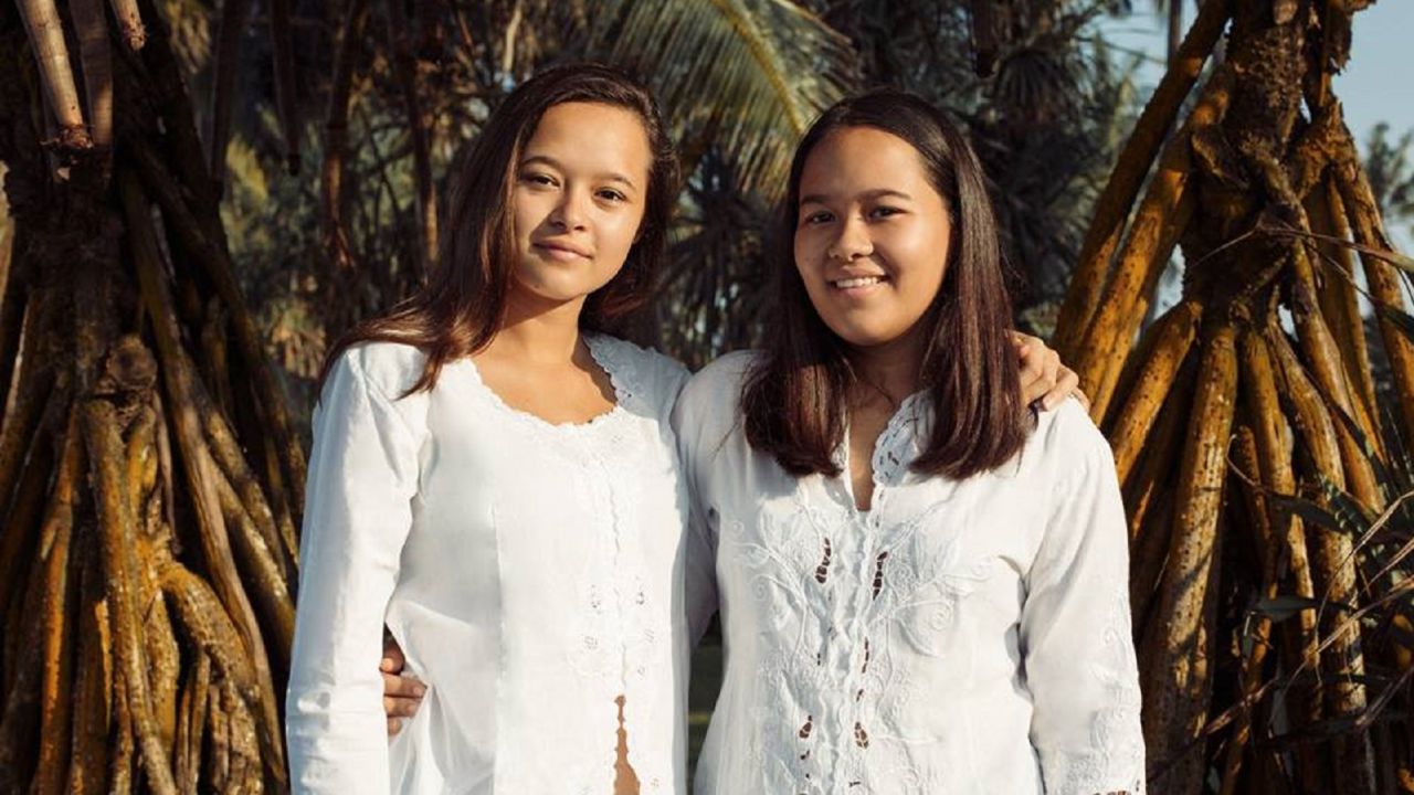Melati and Isabel Wijsen, two sisters from the Indonesian island of Bali, are campaigning to ban plastic bags locally and reduce the impact of plastic waste globally.
