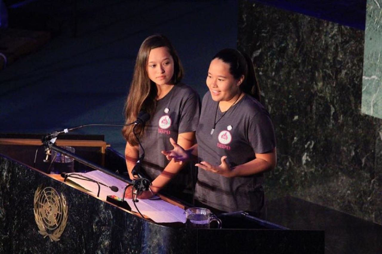 Melati and Isabel Wijsen at the United Nations in New York for World Oceans Day 2017.