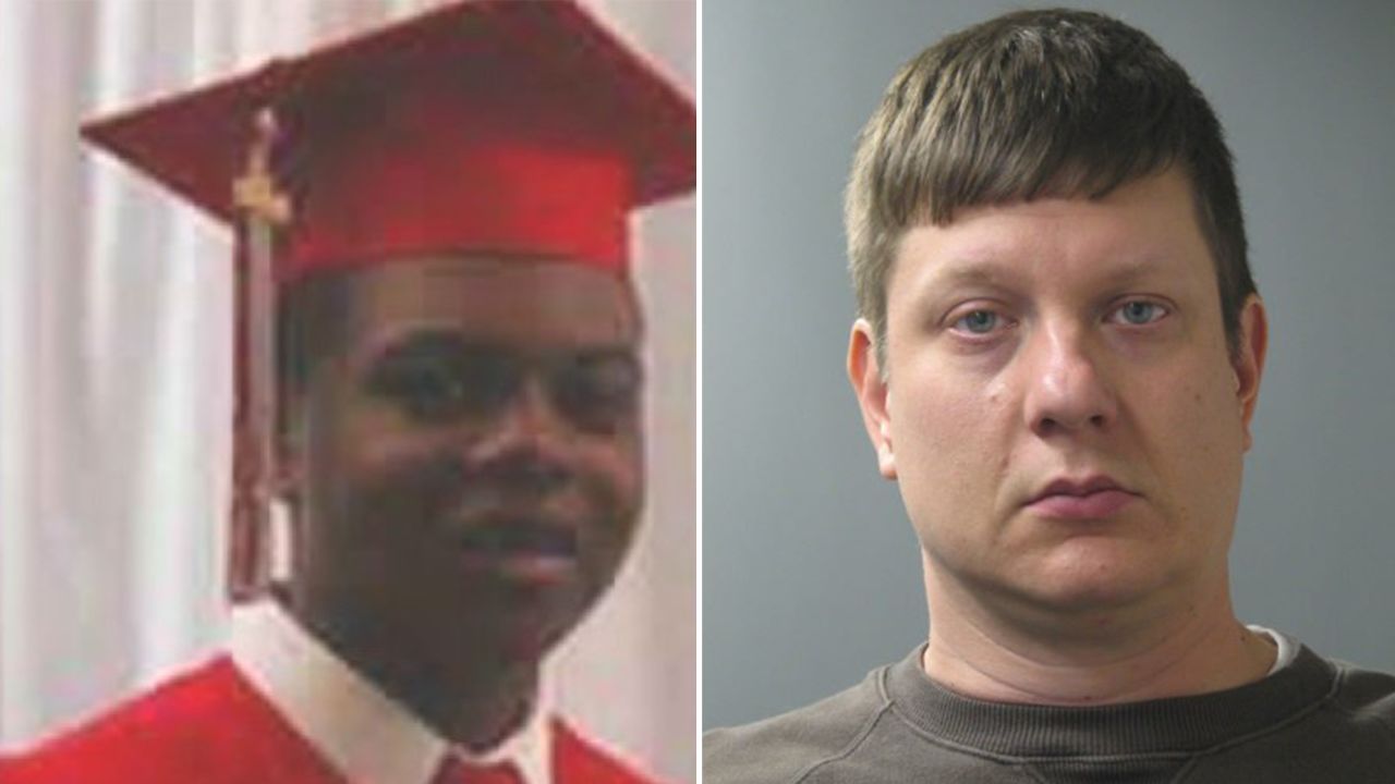 Jason Van Dyke,  right, is charged with first-degree murder in the shooting of Laquan McDonald.