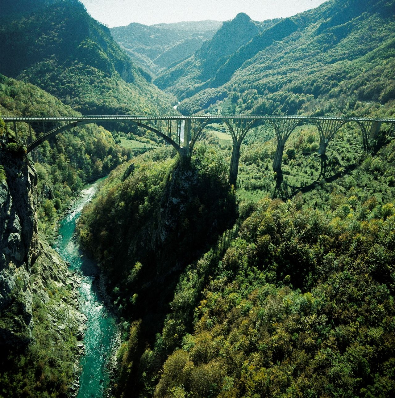 <strong>Đurđevića Tara Bridge: </strong>In the north of the country is an imposing concrete viaduct. Đurđevića Tara Bridge crosses the rushing Tara river. 