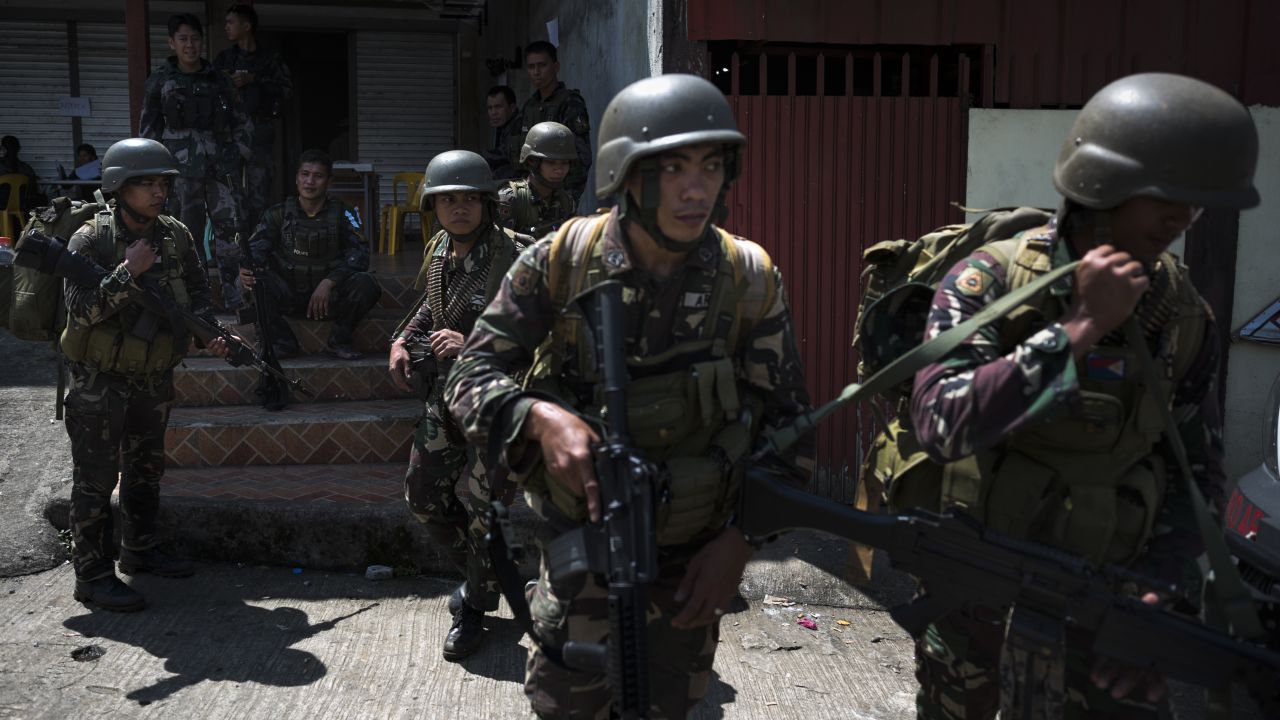 Soldiers deployed to the front line in the city of Marawi in Mindanao, the southern Philippines, in June. 