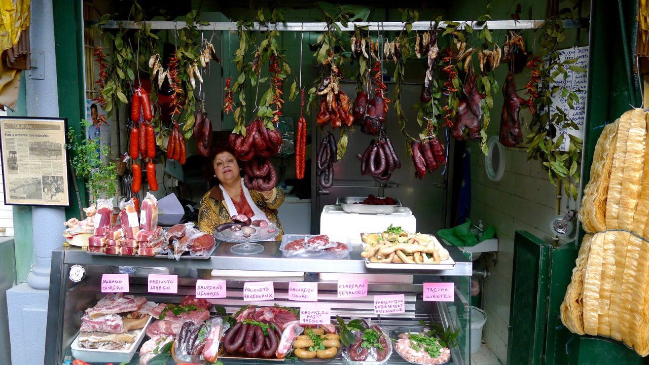 <strong>'A culture of tradition':</strong> "Ribeira has those old taverns, a culture of tradition, that's characteristic of an old people," says Maria Olinda Ramisio, a stall holder in another icon of old Porto, the Bolhão market.