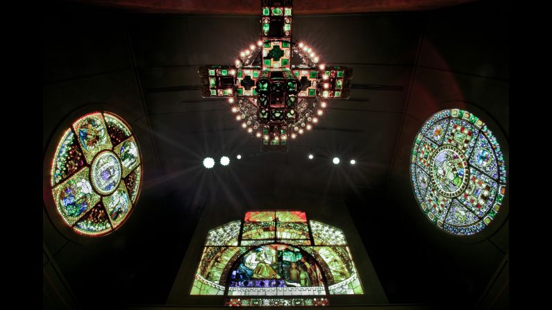 The <a href="index.php?page=&url=http%3A%2F%2Fwww.morsemuseum.org" target="_blank" target="_blank">Charles Hosmer Morse Museum of American Art</a> is home to the  Tiffany Chapel, a stunning stained-glass masterpiece created in 1893 for the World's Columbian Exposition in Chicago. 