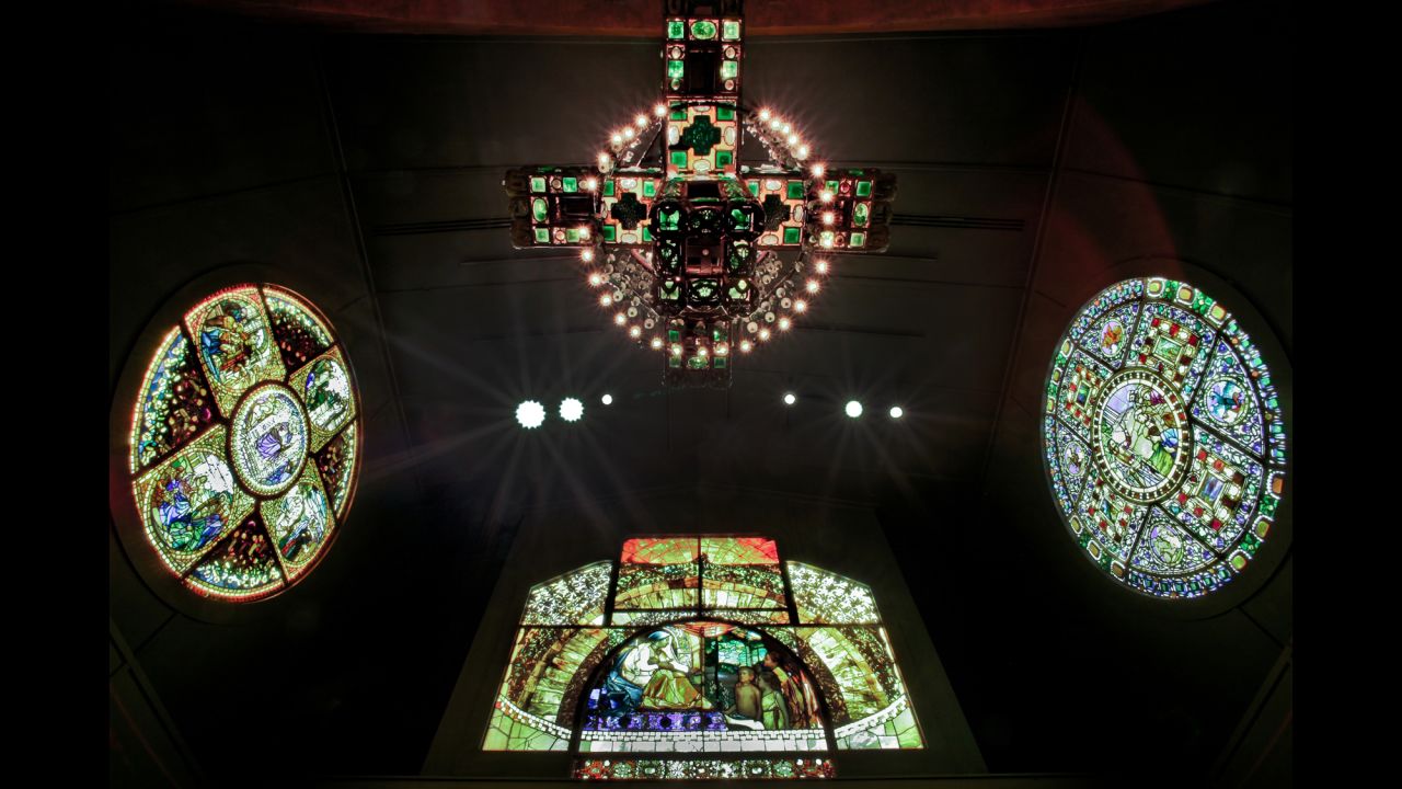 The <a href="http://www.morsemuseum.org" target="_blank" target="_blank">Charles Hosmer Morse Museum of American Art</a> is home to the  Tiffany Chapel, a stunning stained-glass masterpiece created in 1893 for the World's Columbian Exposition in Chicago. 