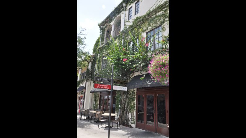 Park Avenue is home to many dress, accessory, kitchen and flower shops and most importantly, creative eateries offering craft cocktails. 