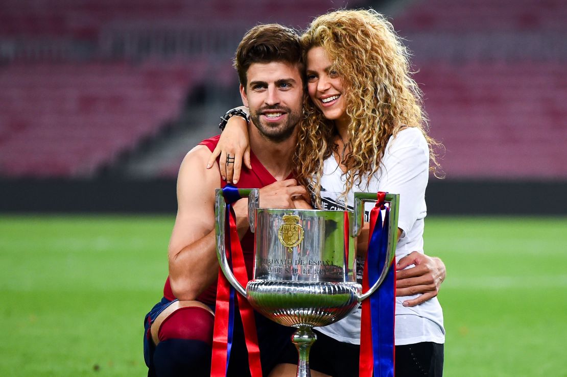 Gerard Pique of FC Barcelona and Shakira pose with the trophy after FC Barcelona won the Copa del Rey Final match against Athletic Club at Camp Nou on May 30, 2015 in Barcelona, Spain. 