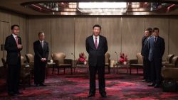 TOPSHOT - China's President Xi Jinping (C) waits to meet with Hong Kong's chief executive Leung Chun-ying at a hotel in Hong Kong on June 29, 2017. 
Xi arrived in Hong Kong on June 29 to mark the 20th anniversary of the city's handover from British to Chinese rule and to inaugurate new chief executive Carrie Lam on July 1. / AFP PHOTO / POOL / DALE DE LA REY        (Photo credit should read DALE DE LA REY/AFP/Getty Images)