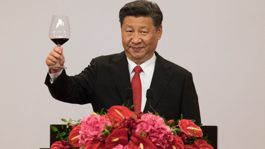 CORRECTION - China's President Xi Jinping makes a toast during a banquet in Hong Kong on June 30, 2017.
China's President Xi Jinping addressed a celebratory banquet including lawmakers and business figures Friday evening, praising the city for its role in China's economic development. / AFP PHOTO / POOL / DALE DE LA REY / The erroneous mention[s] appearing in the metadata of this photo by DALE DE LA REY has been modified in AFP systems in the following manner: [DALE DE LA REY] insted of [Bahar TENGKU/DALE DE LA REY] in photographer's byline field in IPTC. Please immediately remove the erroneous mention[s] from all your online services and delete it (them) from your servers. If you have been authorized by AFP to distribute it (them) to third parties, please ensure that the same actions are carried out by them. Failure to promptly comply with these instructions will entail liability on your part for any continued or post notification usage. Therefore we thank you very much for all your attention and prompt action. We are sorry for the inconvenience this notification may cause and remain at your disposal for any further information you may require.        (Photo credit should read DALE DE LA REY/AFP/Getty Images)