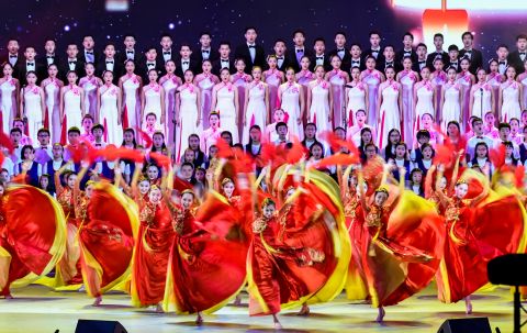 Dancers put on a show for the Chinese President.