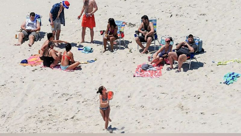 Christie family visits beach amid NJ shutdown