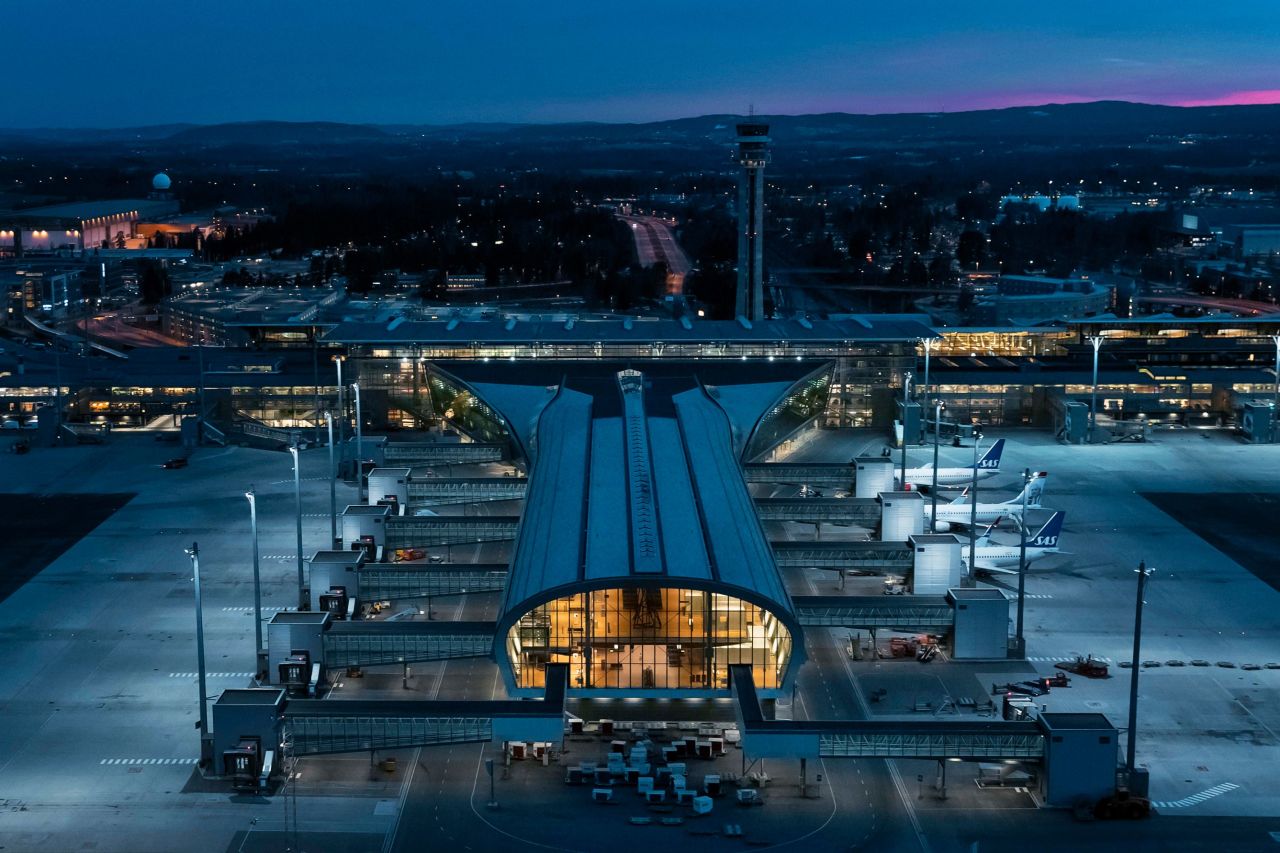 <strong>The world's greenest airport: </strong>The aviation industry needs to become more environmentally friendly -- and Oslo Airport has unveiled an airport terminal for the future.