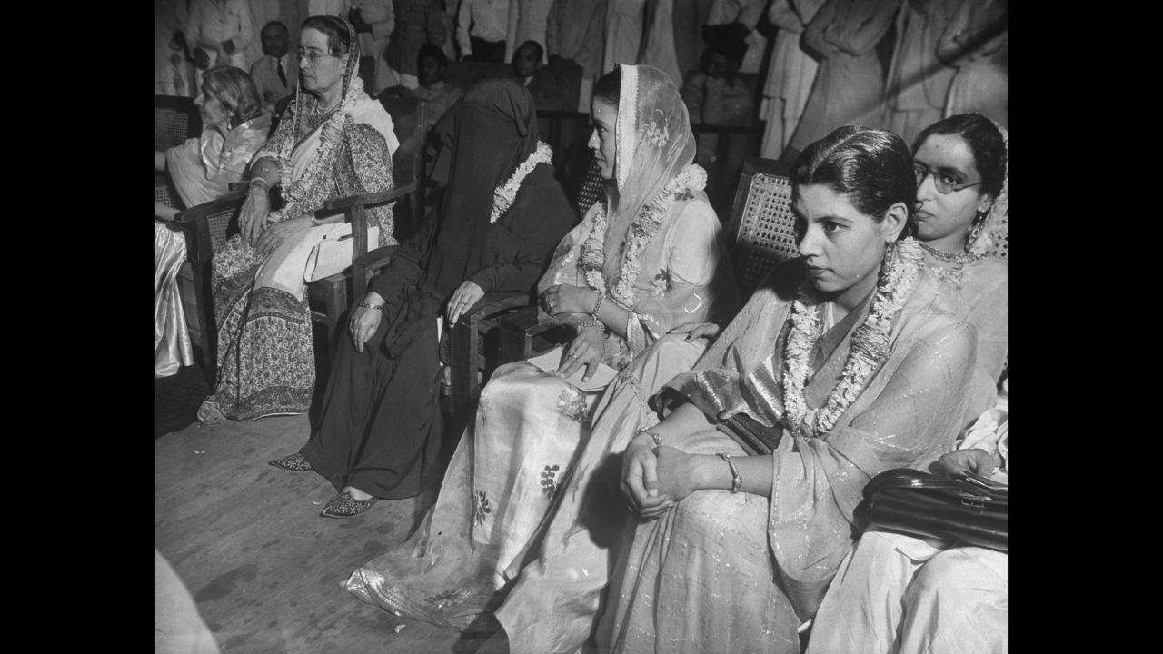 Leading female members of the Muslim League attend a meeting on plans for India's independence in May 1946. <br /><br />Jinnah encouraged the involvement of women:<a href="http://www.bzu.edu.pk/PJIR/eng6GhazalaButt.pdf" target="_blank" target="_blank"> "No nation can rise to the height of glory unless your women are side by side with you." </a>