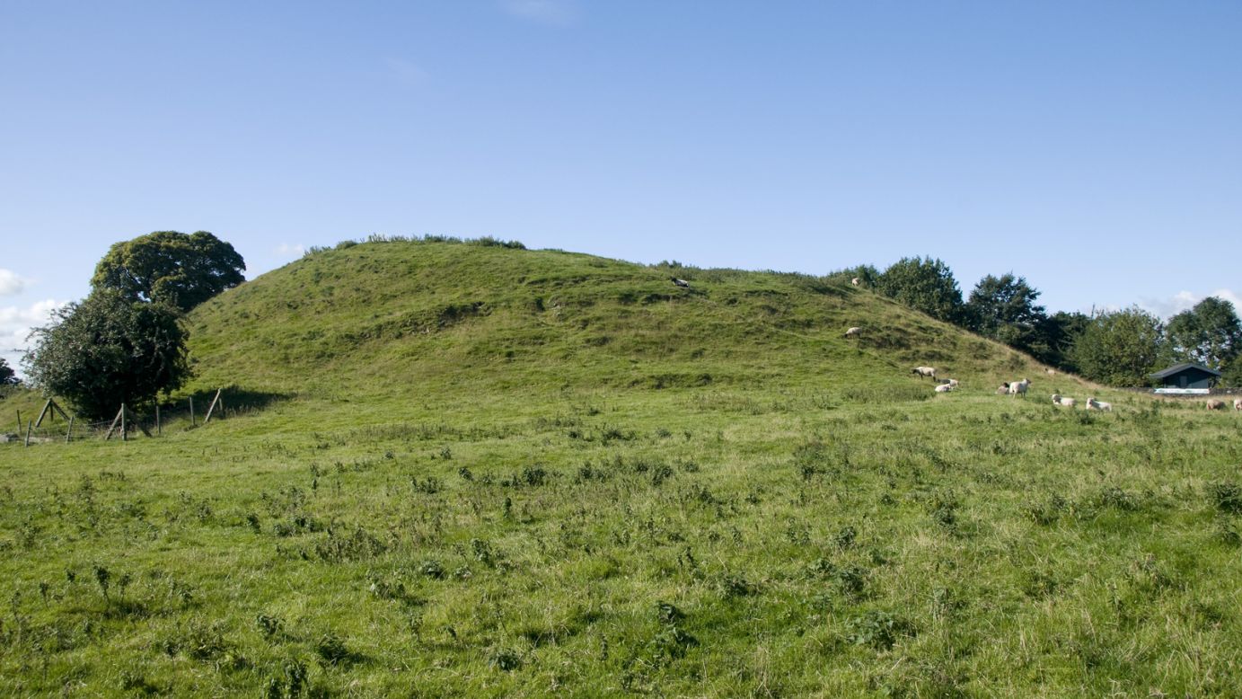 <strong>Dowth: </strong>There are three large burial mounds at Brú na Bóinne -- Newgrange, Knowth and Dowth -- and around 40 satellite passage graves. 