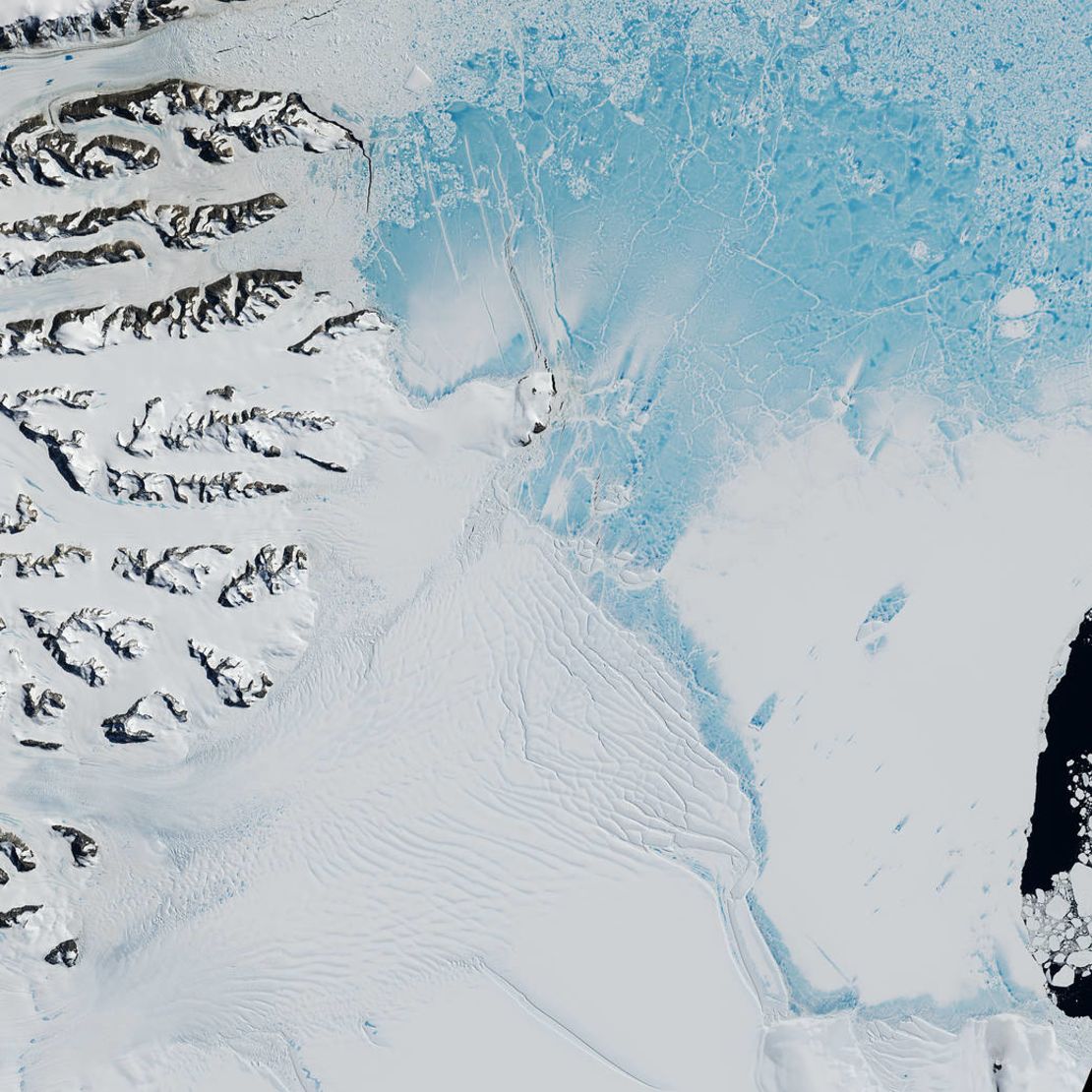 A photo of the now 200km cleave that will split Larsen C off its greater ice shelf, November 2016. Just 5 km of connection remains.