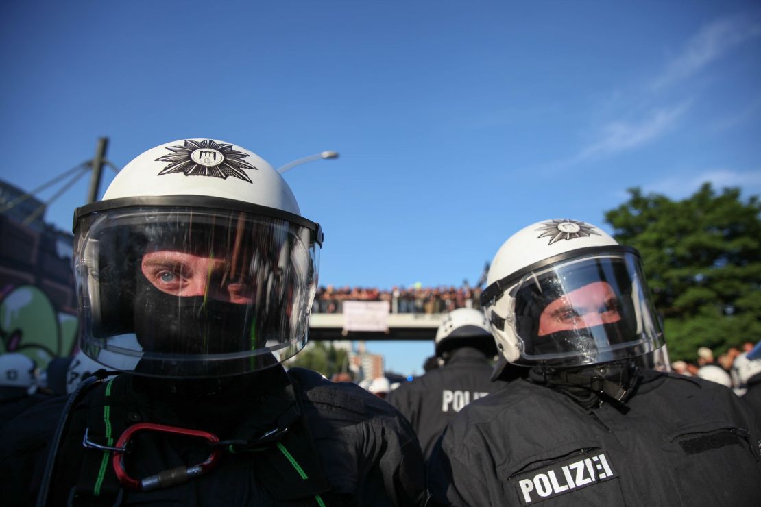 15,000 riot police were initially deployed for the summit but on Friday, Hamburg Police called for additional support. 
