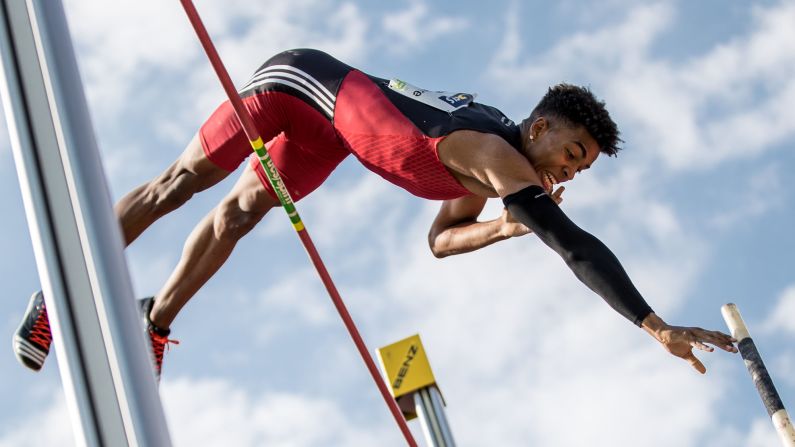 Bo Kanda Lita Baehre competes in the pole vault at the German Championships on Sunday, July 9. He finished in first place.