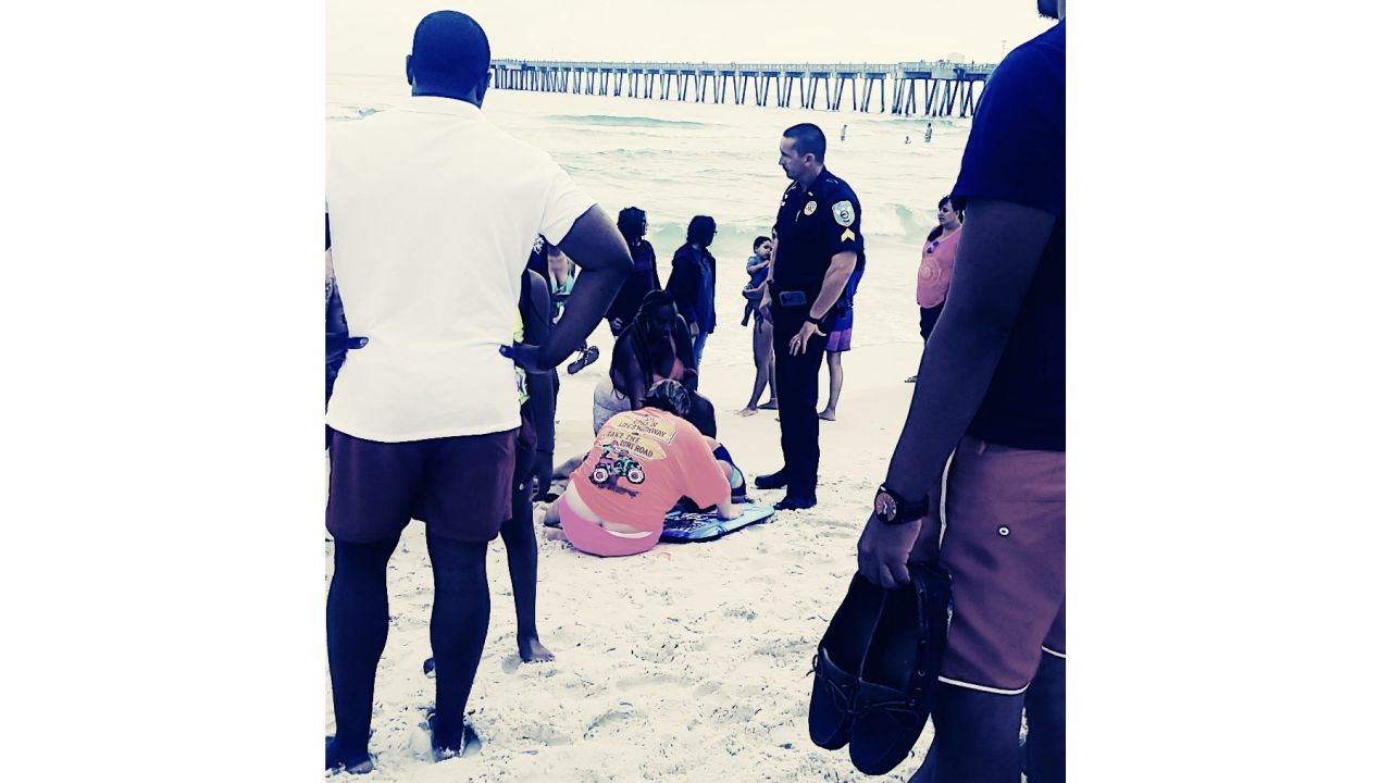 02 human chain ocean 0711