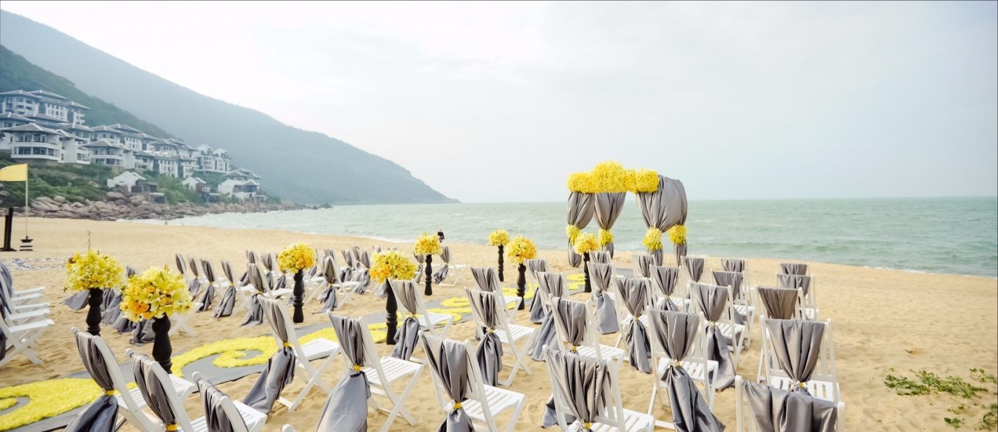 <strong>For a big wedding -- InterContinental Danang Sun Peninsula Resort, Vietnam: </strong>Major weddings require major organization, so couples will appreciate the in-house wedding coordinator and events team. 