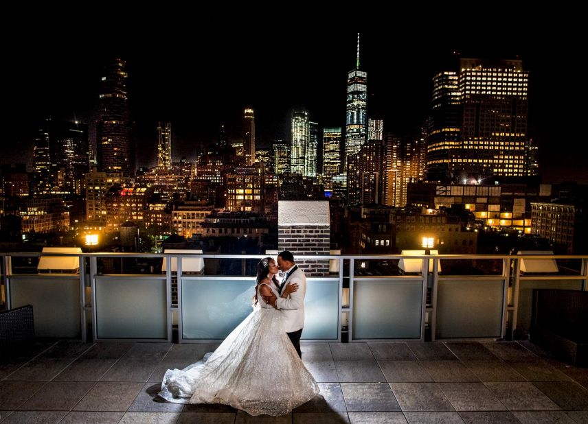 <strong>For a city wedding -- Tribeca Rooftop, New York City: </strong>Tribeca offers magnificent views of the Manhattan skyline and Hudson River. This is how to do a city wedding with style. 
