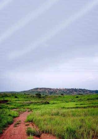 The town sits on plateau at an altitude of 1,870 feet. It was the political as well as spiritual center for the Kingdom of Kongo, heavily influenced by the introduction of Christianity by the Portuguese in the 15th century. <br />