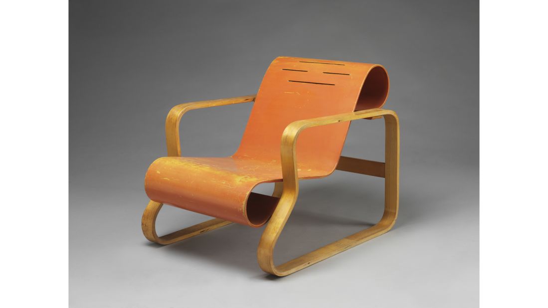 <a href="http://edition.cnn.com/2017/07/06/design/finland-design-centenary/index.html">Finnish</a> designer and architect Alvar Aalto embraced the flexibility and natural aesthetic of plywood. 