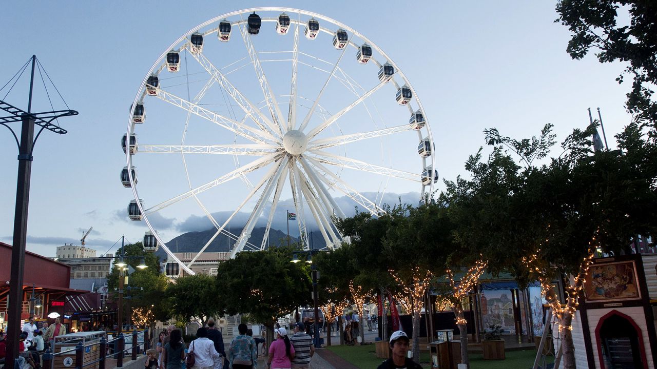 <strong>Cape Town Wheel:</strong> This<strong> </strong>40-meter high Ferris wheel on the Waterfront has enclosed cabins that offer dramatic views of the mountains, the city and the sea. 