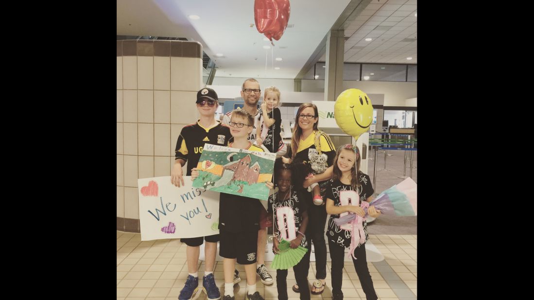 The Davis family made sure there was a crowd at the airport to welcome Mata to the US. They had a smaller goodbye party when Mata returned home. "We were trying not to cry, because Mata was happy," Jessica says.<br />