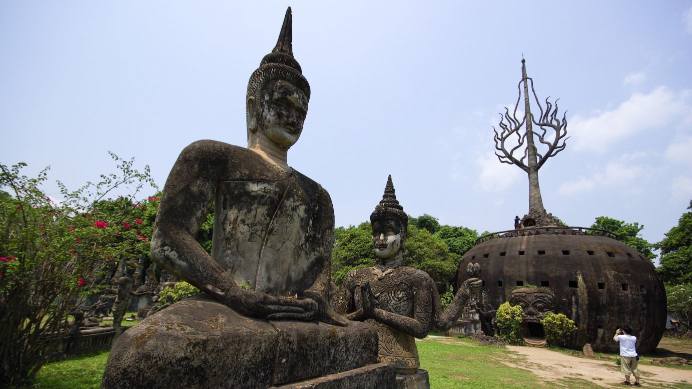 <strong>Buddha Park:</strong> Located just east of the capital, the beautiful Buddha Park contains 200-some Buddha statues of all sizes.