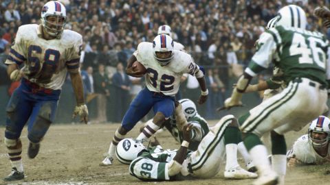 Simpson in action during a Buffalo Bills game against the New York Jets.