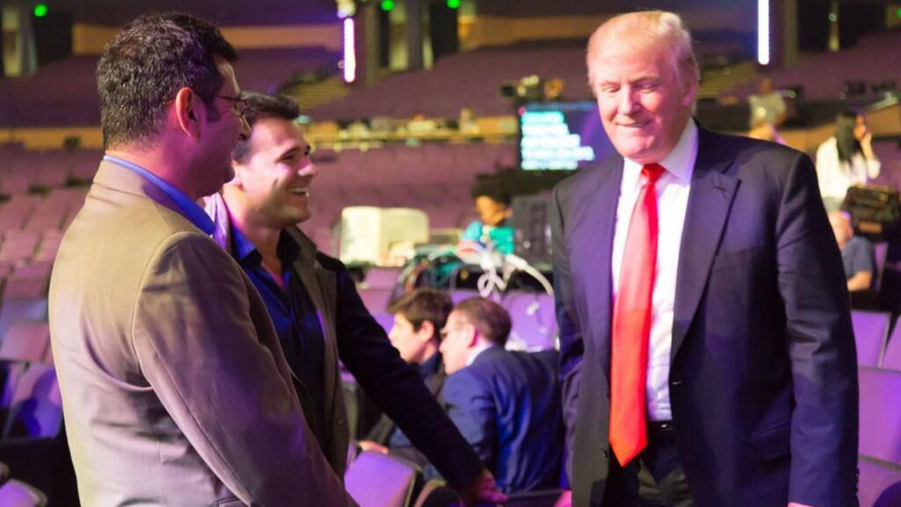 Ike Kaveladze and Emin Agalarov meeting with President Donald Trump in what appears to be the venue for the Miss USA pageant.