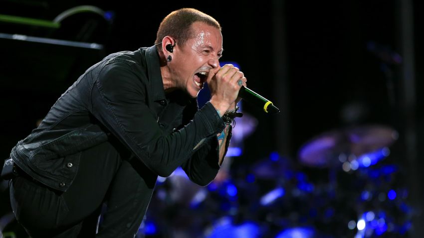 LAS VEGAS, NV - MAY 09:  Singer Chester Bennington of Linkin Park performs onstage during Rock in Rio USA at the MGM Resorts Festival Grounds on May 9, 2015 in Las Vegas, Nevada.  (Photo by Christopher Polk/Getty Images)