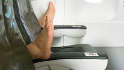 feet on airplane moos