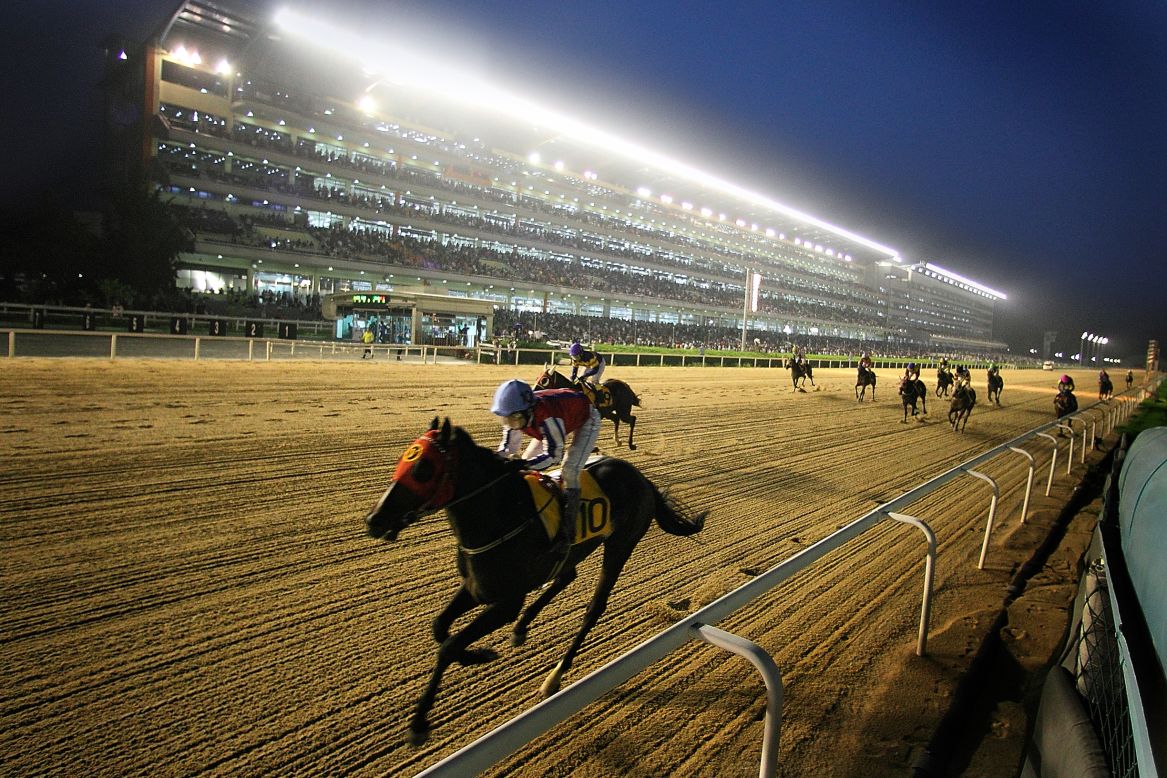 A two-way process of "internationalization" is underway, with leading foreign jockeys and trainers employed domestically, and Korean runners beginning to attend major race meetings overseas.