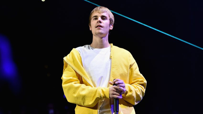 LOS ANGELES, CA - DECEMBER 02:  Singer Justin Bieber performs onstage during 102.7 KIIS FM's Jingle Ball 2016 presented by Capital One at Staples Center on December 2, 2016 in Los Angeles, California.  (Photo by Mike Windle/Getty Images for iHeartMedia)