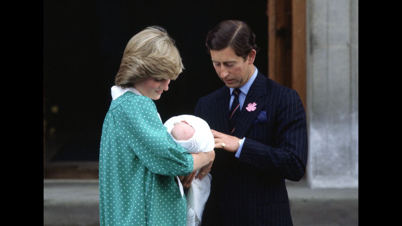 In June 1982, Diana gave birth to her first child, William.